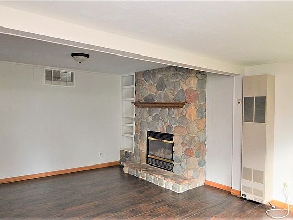 2nd image of 3122 Sunnyside St