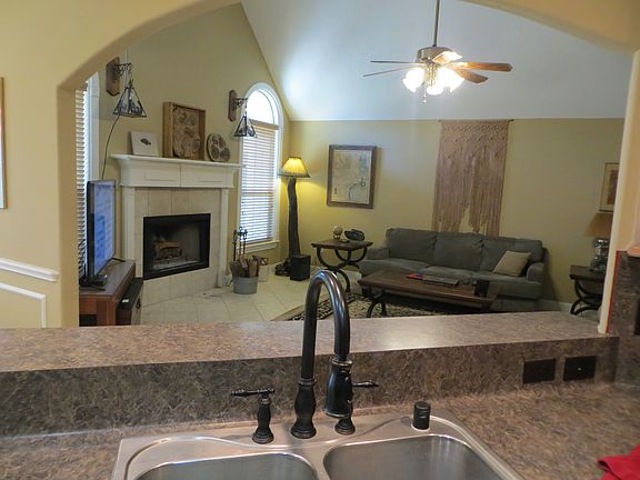 5th image of 22515 Meadowsweet Dr