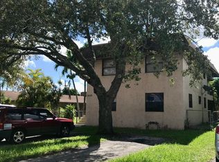 6030 SW 32nd St, Hollywood, FL 33023