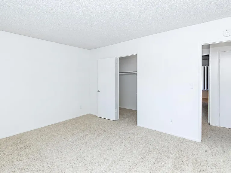 Buena La Vista Apartment Homes — Photo 28