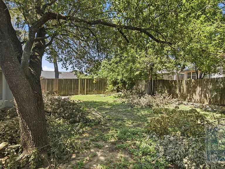9002 Marsh Dr — Photo 21