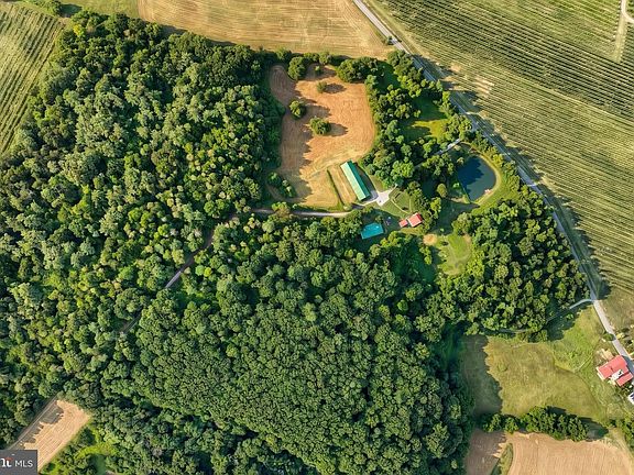 2nd image of 700 White Oak Tree Rd