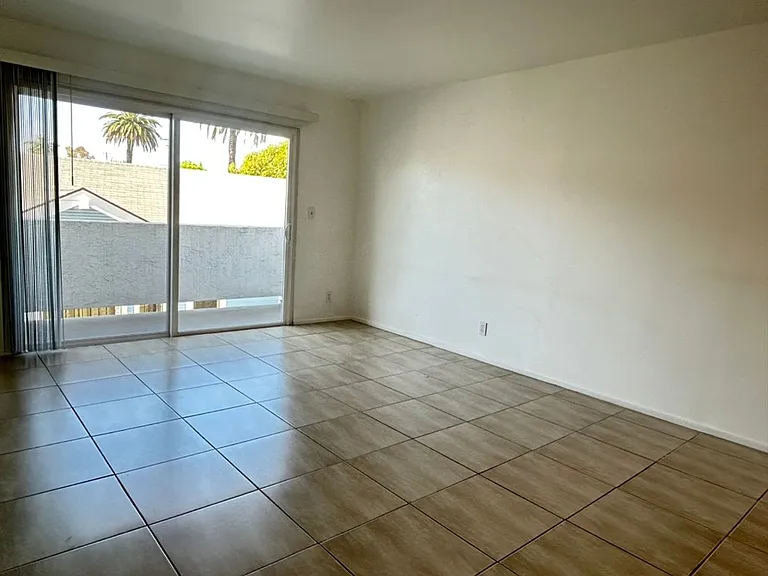 755 Gaviota Ave — Photo 6