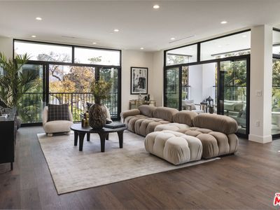425 N Palm Dr #204, Beverly Hills, CA, 90210