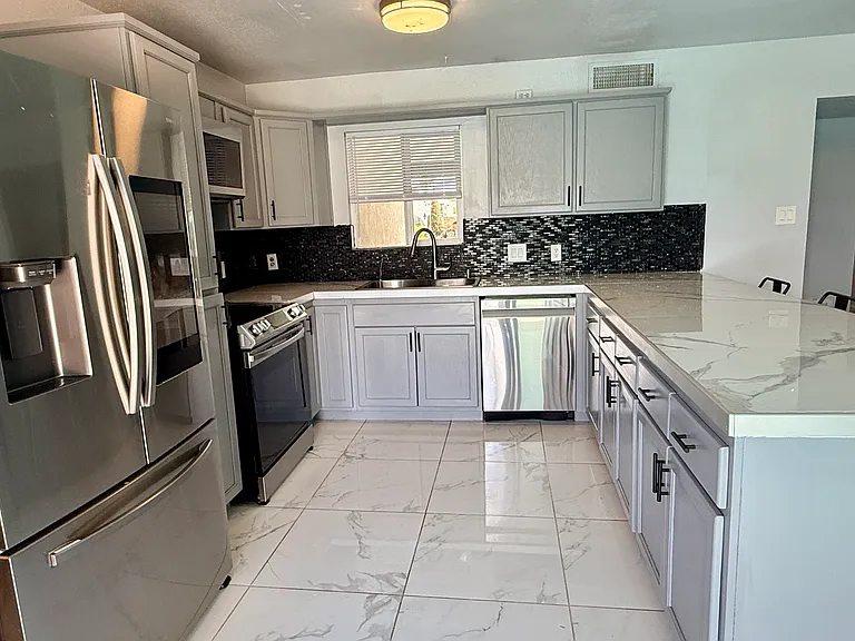 1418 E Kuns Ct — Photo 5