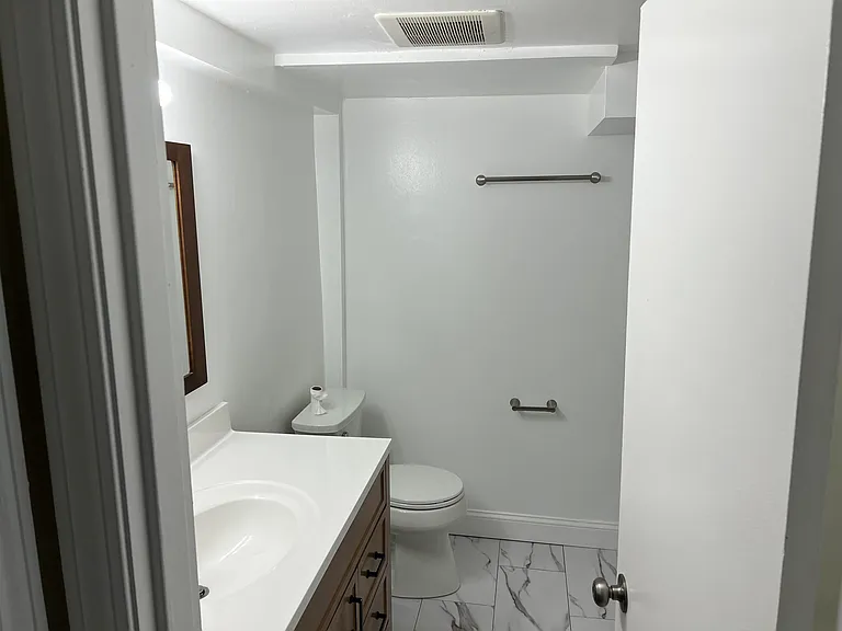 82 High St #4 — Photo 11