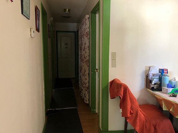 4th image of 1634 Honeysuckle Dr