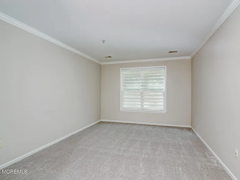 574 Saint Andrews Pl — Photo 15