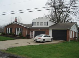 26200 Tryon Rd, Oakwood Village, OH 44146