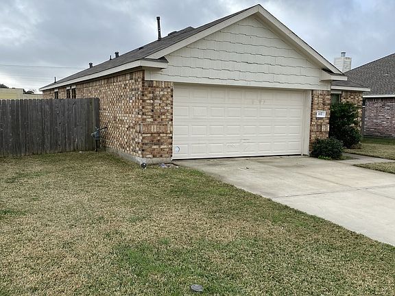 3rd image of 637 26th Ave N