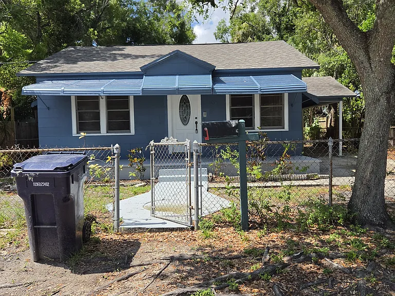 108 W Curtis St — Photo 1