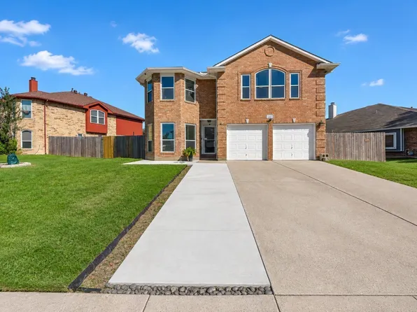 1253 Topeka Dr, Saginaw, TX 76131