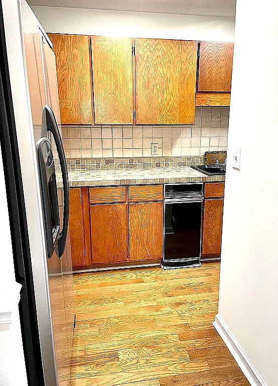 2 bed, 2.5 bath, 1828 sqft, $1,900 — Photo 4