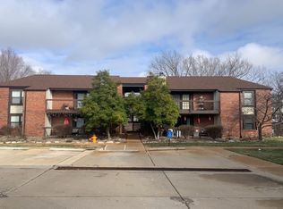 6832 Cottage Grove Ln APT A, Saint Louis, MO 63129