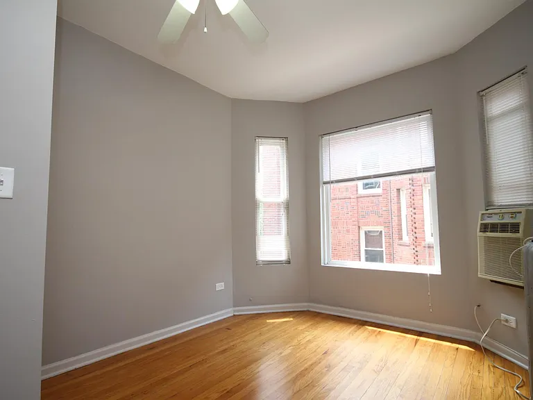 1338 W Argyle St #1N — Photo 8