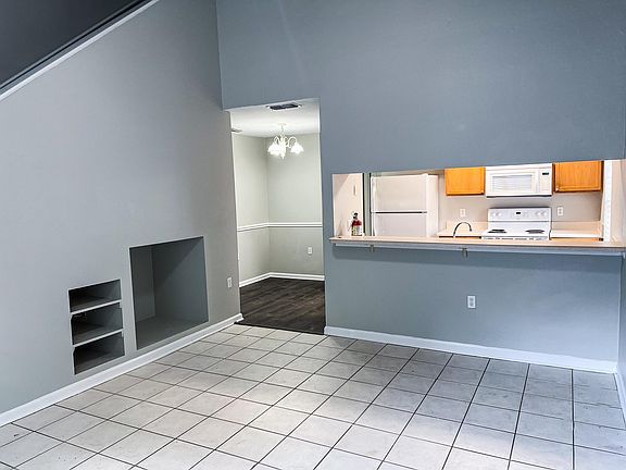 2nd image of 2740 W Tharpe St APT 308