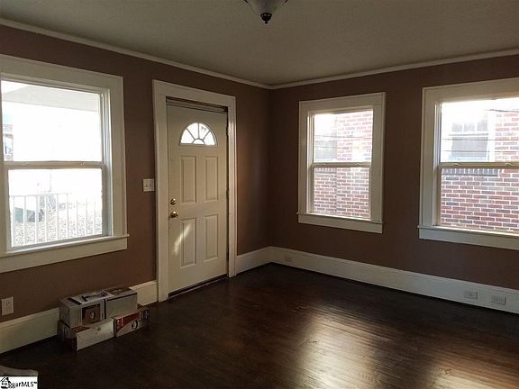 5th image of 13B Woodfin Ave