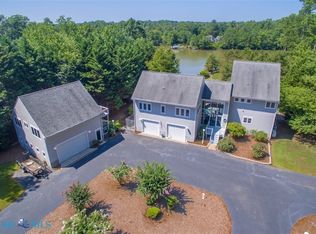 186 Cedar Pointe Dr, Urbanna, VA 23175