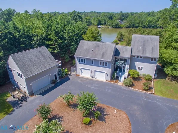 186 Cedar Pointe Dr, Urbanna, VA 23175