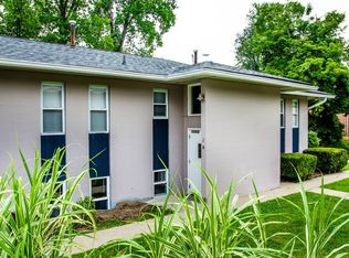Newly Renovated -2 Bedroom, 1 Bathroom Apartment- 1 Block From Iu Campus!, Bloomington, IN 47401