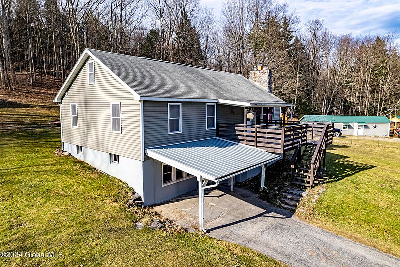 2nd image of 833 West Road