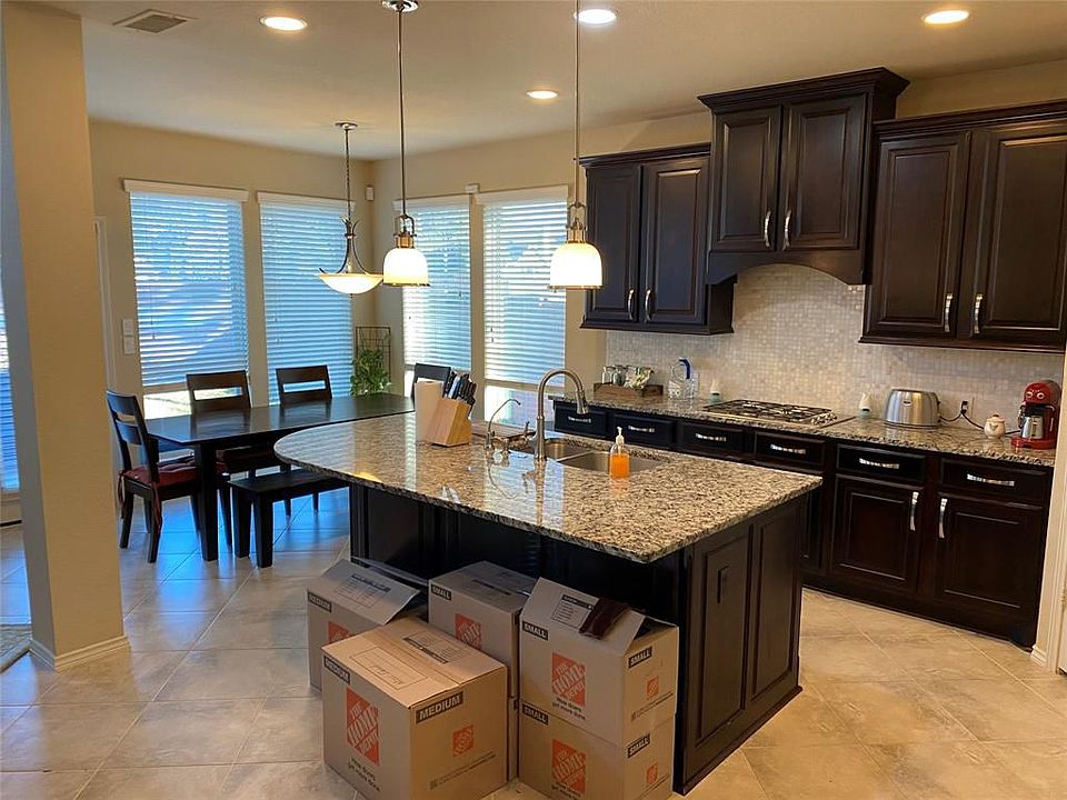 1st image of 2911 Meadows Pond Ln