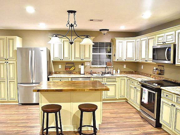 5th image of 525 Jordan Dr