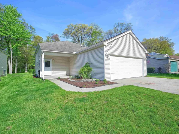 9386 Lakepointe Blvd, Algonac, MI 48001