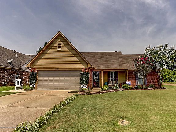 2nd image of 10950 Oak Leaf Dr