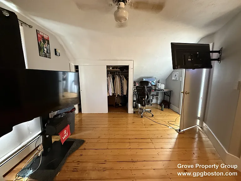 621 E 5th St #3 — Photo 7