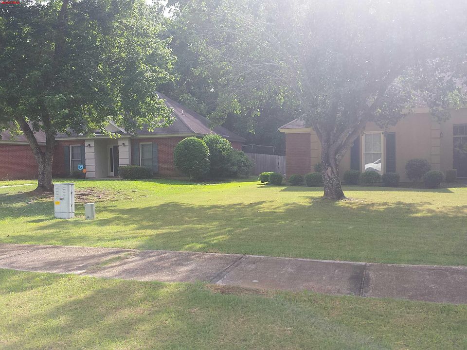 2nd image of 2236 Kingsbury Dr