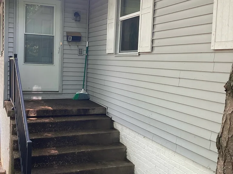 423 Cypress St #2 — Photo 3