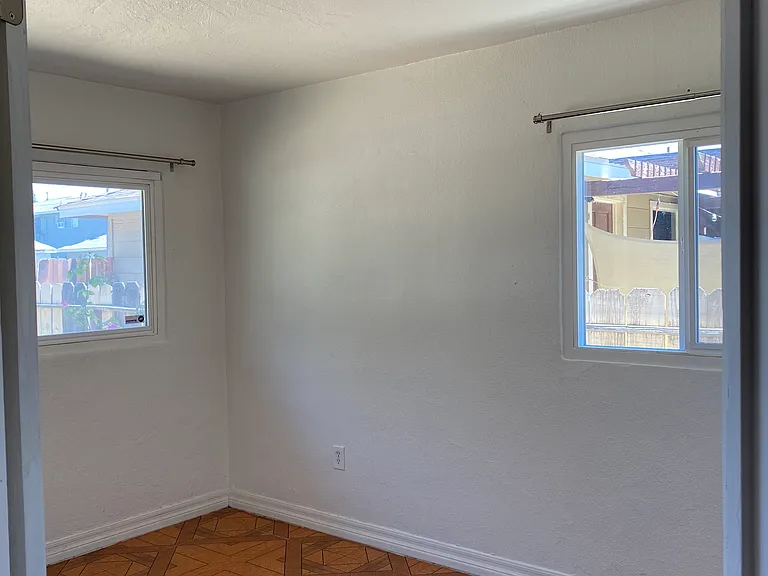 88 Starr Ave — Photo 7