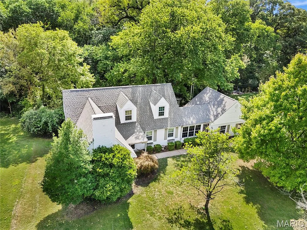 211 Country Club Ln photo 1