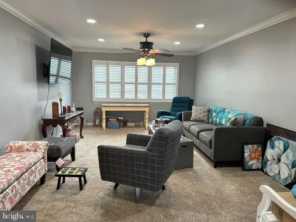 2 Choate Ct #2D, Towson, MD 21204