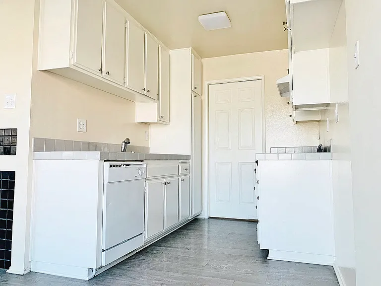 Lido Apartments - 3500 Mentone Ave — Photo 8