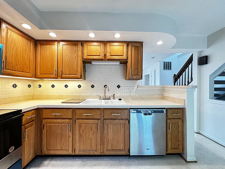9799 Mock Orange Ct — Photo 12