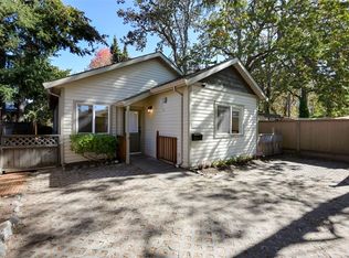 2563 Shelbourne St, Victoria, BC V8R4L7