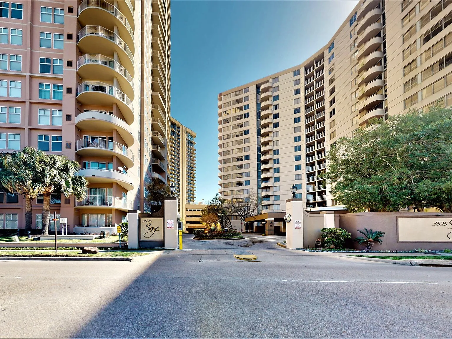 2 bed, 2.0 bath, 1095 sqft, $2,200 — Photo 2