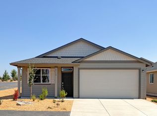 2712 NW 26th Loop N, Redmond, OR 97756