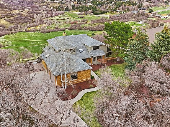3rd image of 32 Northridge Way