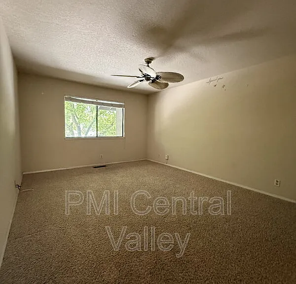 1725 Edgebrook Dr #C — Photo 16