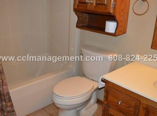 233 E Main St, Marshall, WI 53559