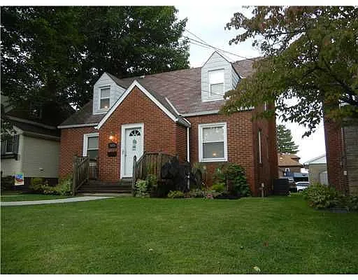 455 Riverview Dr photo 1