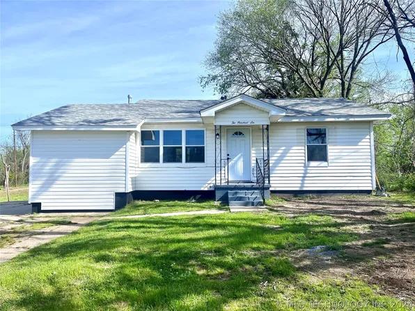 206 E Chickasaw St, Henryetta, OK 74437