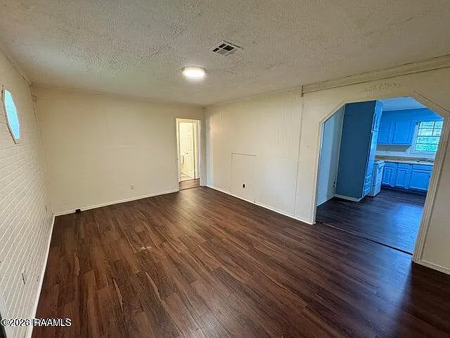 4 bed, 1.0 bath, 1062 sqft, $1,300 — Photo 3