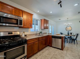 633 N Sunland Dr, Chandler, AZ 85225