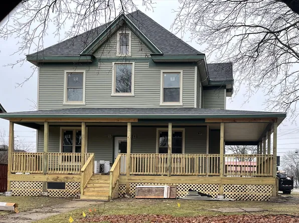 1 Whites Pl #302, Bloomington, IL 61701