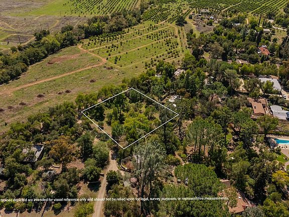 4th image of 1320 McAndrew Rd