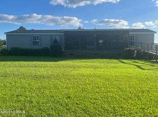 194 Henry Pridgen Dr, Burgaw, NC 28425